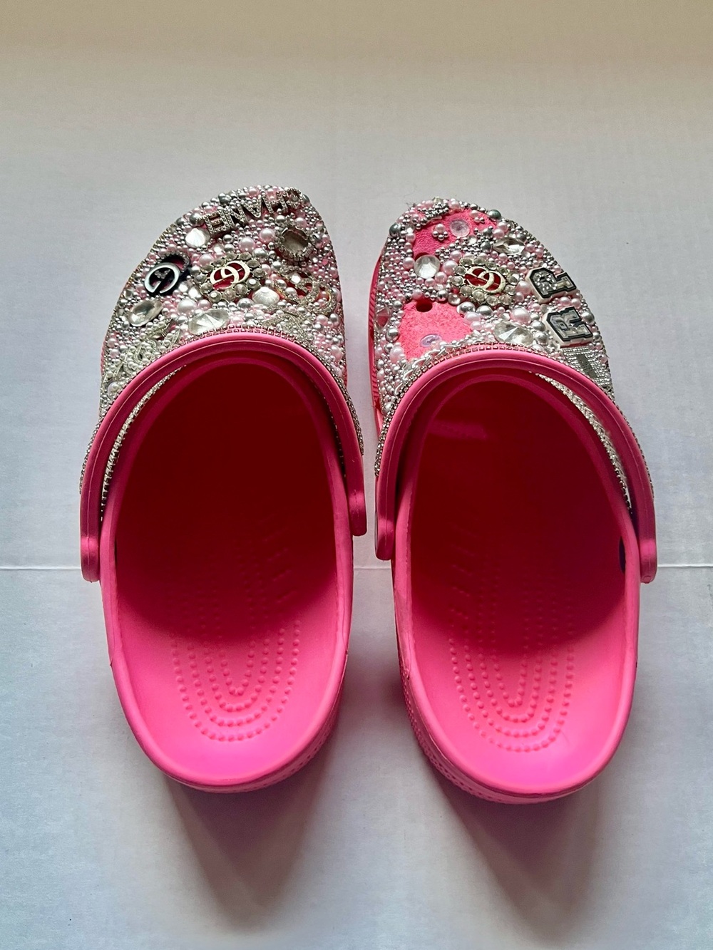 WOMEN'S PINK BLING CROCS (SIZE 10) / PERSONALIZED (PEARLS/RHINESTONES/JEWELRY) - Picture 4 of 10